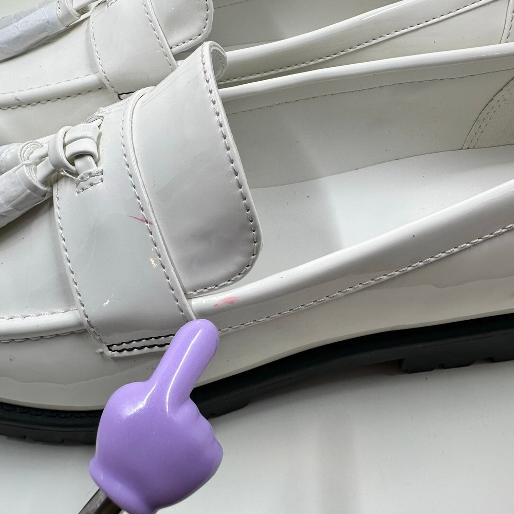 Bandolino Tassel Lug Sole Loafers 9M White Patent Leather Preppy Academia - Picture 3 of 9